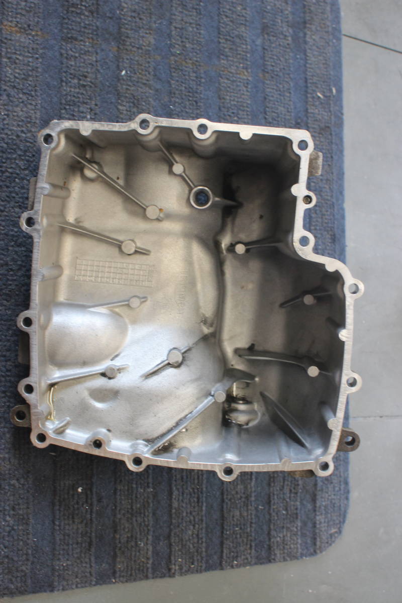 629☆2010 トライアンフ デイトナ675 06~13純正オイルパン拍卖