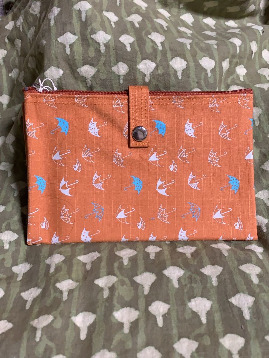 フラットポーチ マルチケース オレンジ 傘 新品未使用拍卖