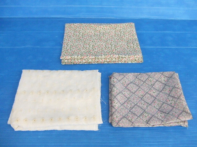 【お買得!】★花柄布生地3点セット★①白系 ②グレー系花柄 ③イチゴ柄 長期保管品拍卖