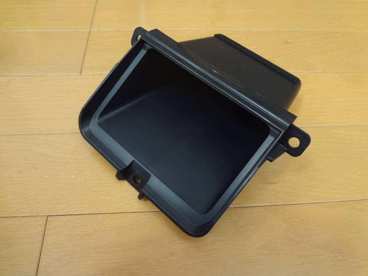 新車外し E26 NV350 キャラバン 純正 ポケット 運転席側 小物入れ ブラック拍卖