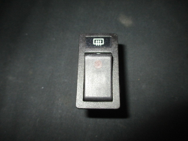 ■ボルボ 740 エステート デフロスタースイッチ 部品取あり 1362341 リア ガラス 熱線 ウインド ヒート ヒーター コントロール 940 960 ■拍卖