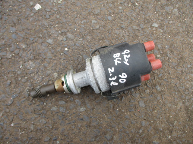 ■アウディ 90 2.3 デストリビューター 中古 B4 部品取あり ディストロビューター デスビ デスキャップ ローター コイル プラグコード ■拍卖