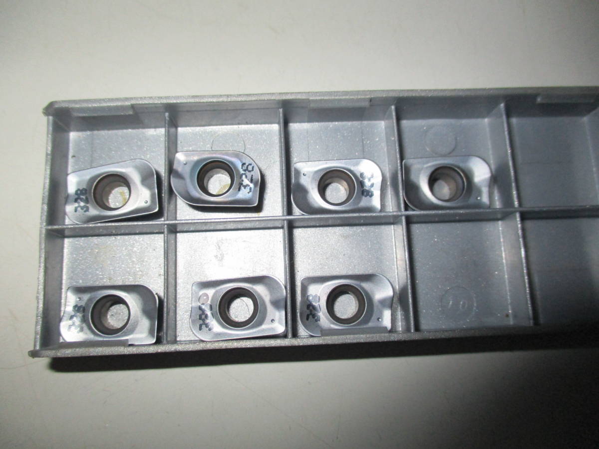 スローアウェイチップ ADKT150532R-HM IC328 イスカル拍卖