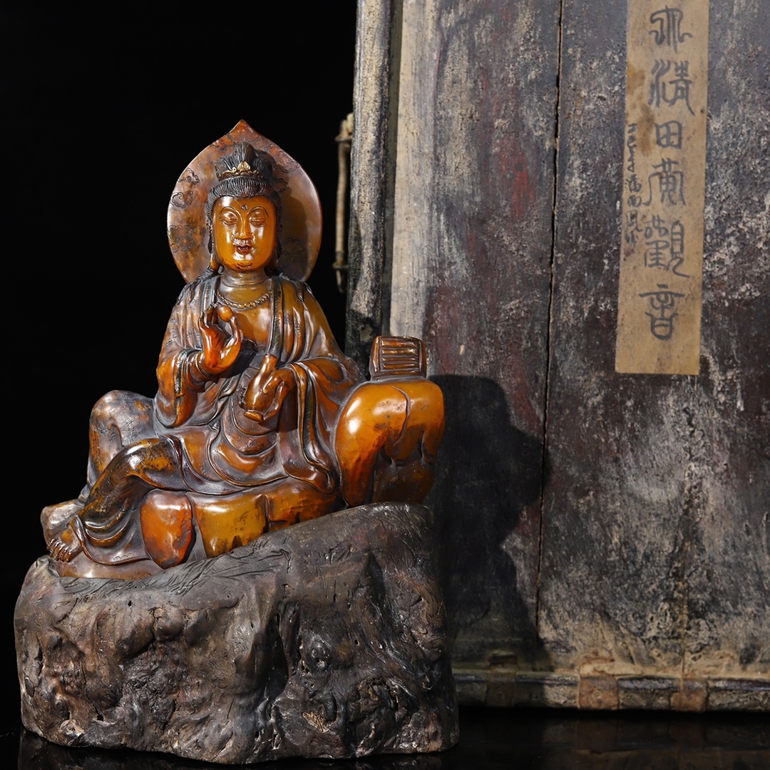 旧蔵 【清代康乾時期篆刻家 潘西鳳】寿山石 田黄凍石 彫刻【観音賜福】観音 仏像 天然石 篆刻 極細工 中国古玩 古美術 骨董品 204-06拍卖