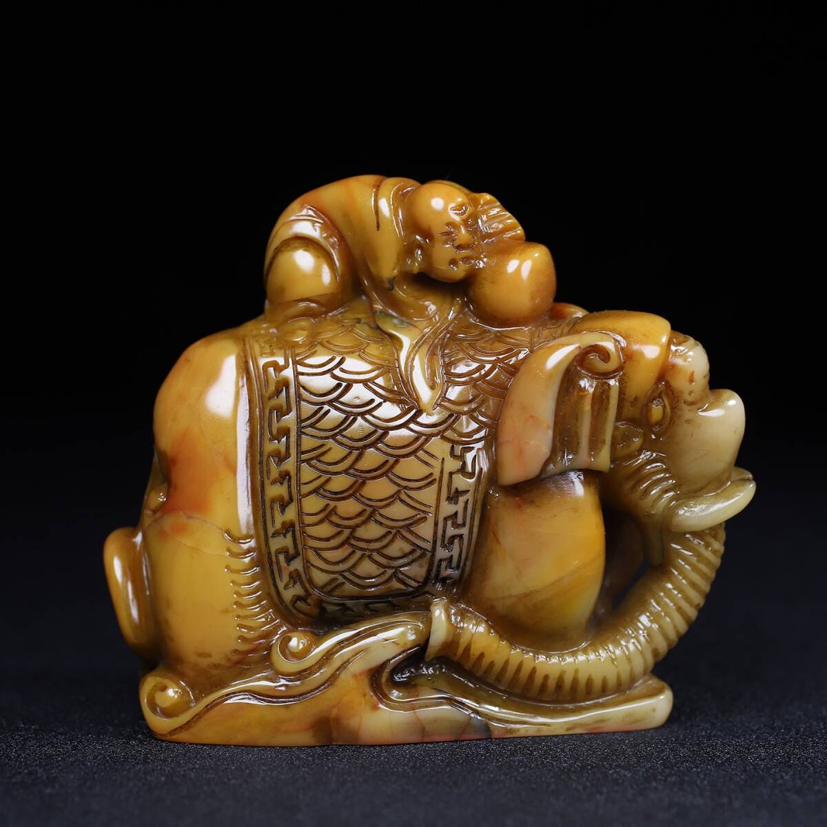 旧蔵 清 寿山石 羅漢戯象 印鑑 天然石 手彫 篆刻 古印材 極細工 中国古玩 古美術 骨董品 204-06拍卖