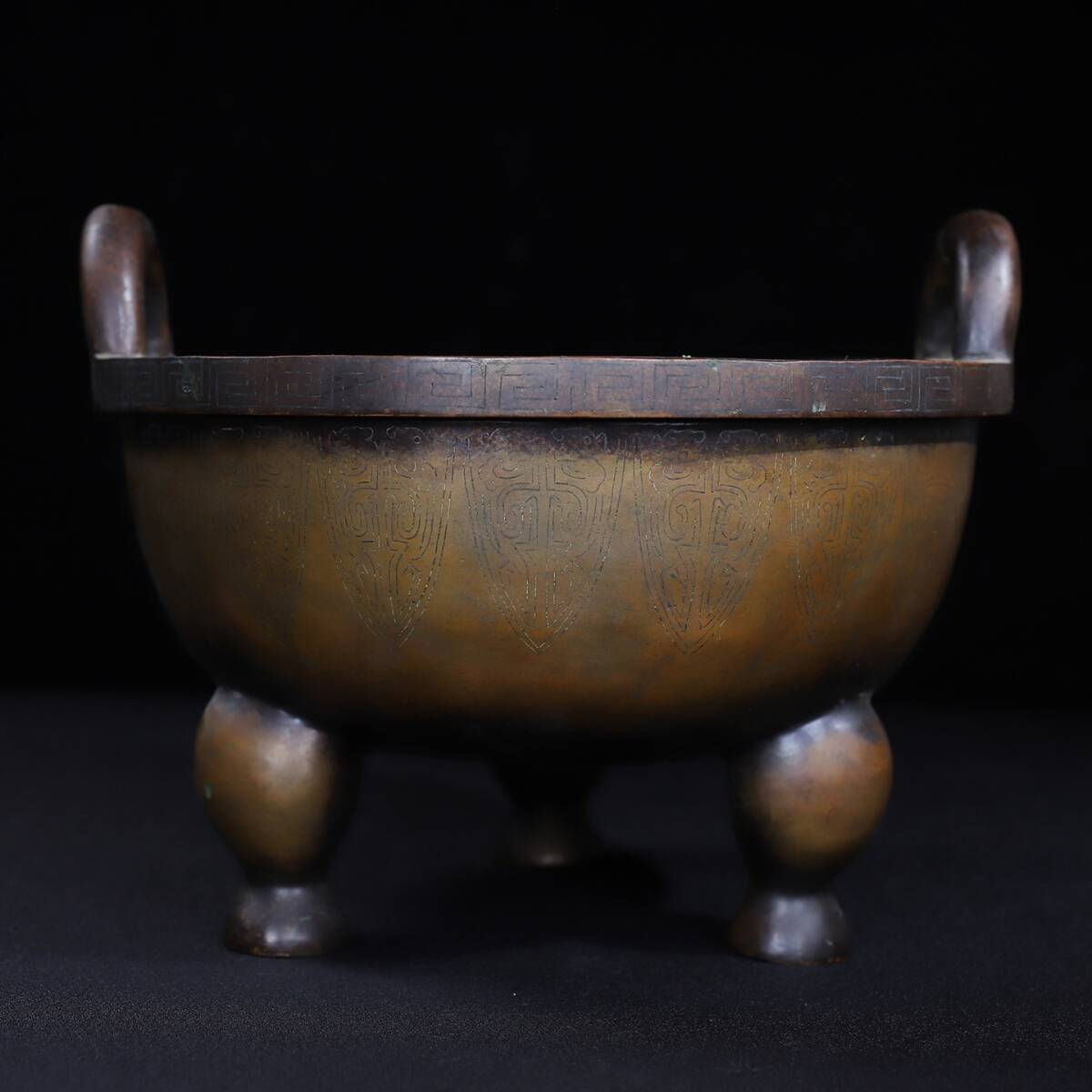 旧蔵 大明 宣德年製 紫銅 つねる銀絲 雙獸耳 三足香炉 置物 香道具 銅製品 銅器 極細工 中国古玩 古美術 骨董品 204-30拍卖