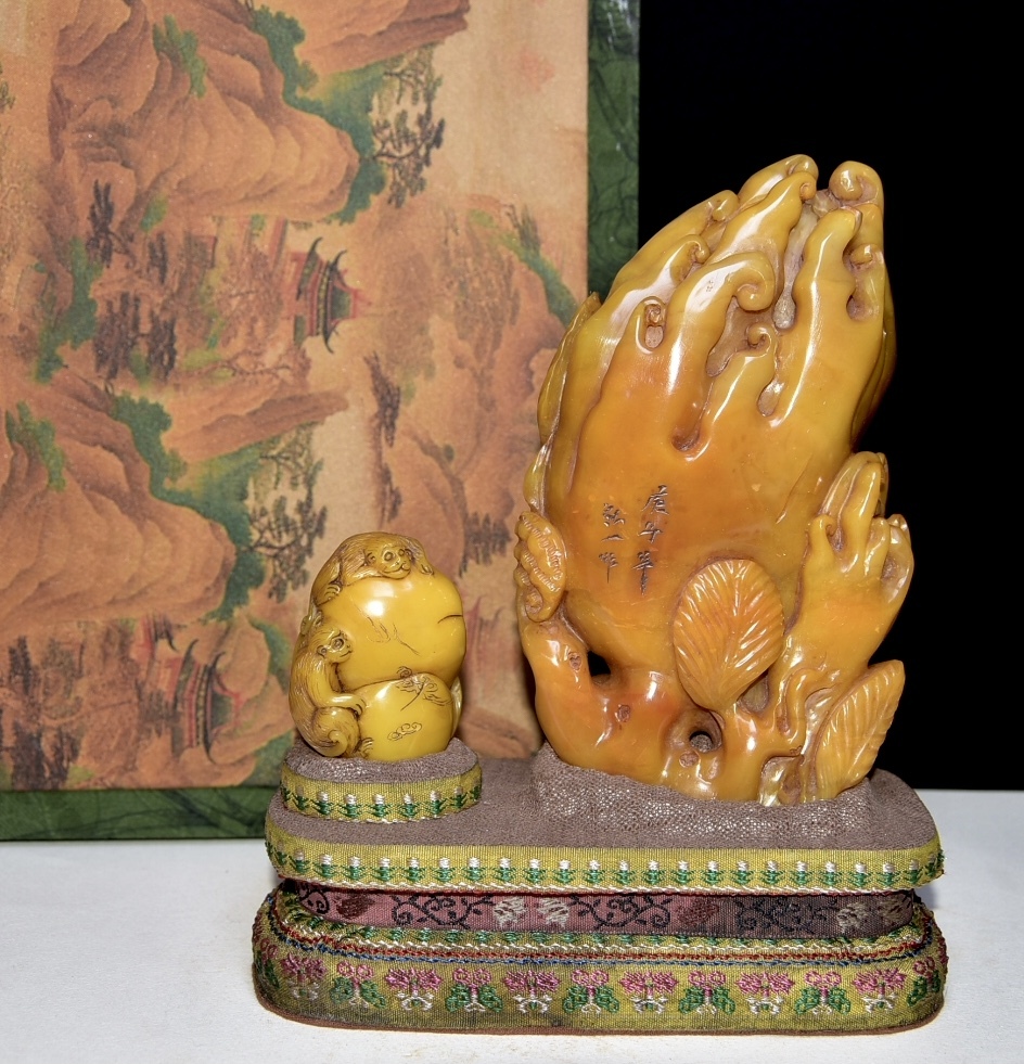 旧蔵 【清代篆刻家 弘一】寿山石 田黄石 置物 原石原色 天然石 手彫 篆刻 極細工 中国古玩 古美術 骨董品 204-07拍卖