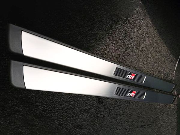 トヨタ 純正 マーク X スカッフ プレート gr ロゴ 入り GR ヤリス にも 流用 可 2個 セット 検 クロス ホイール ドア マフラー 17インチ x拍卖