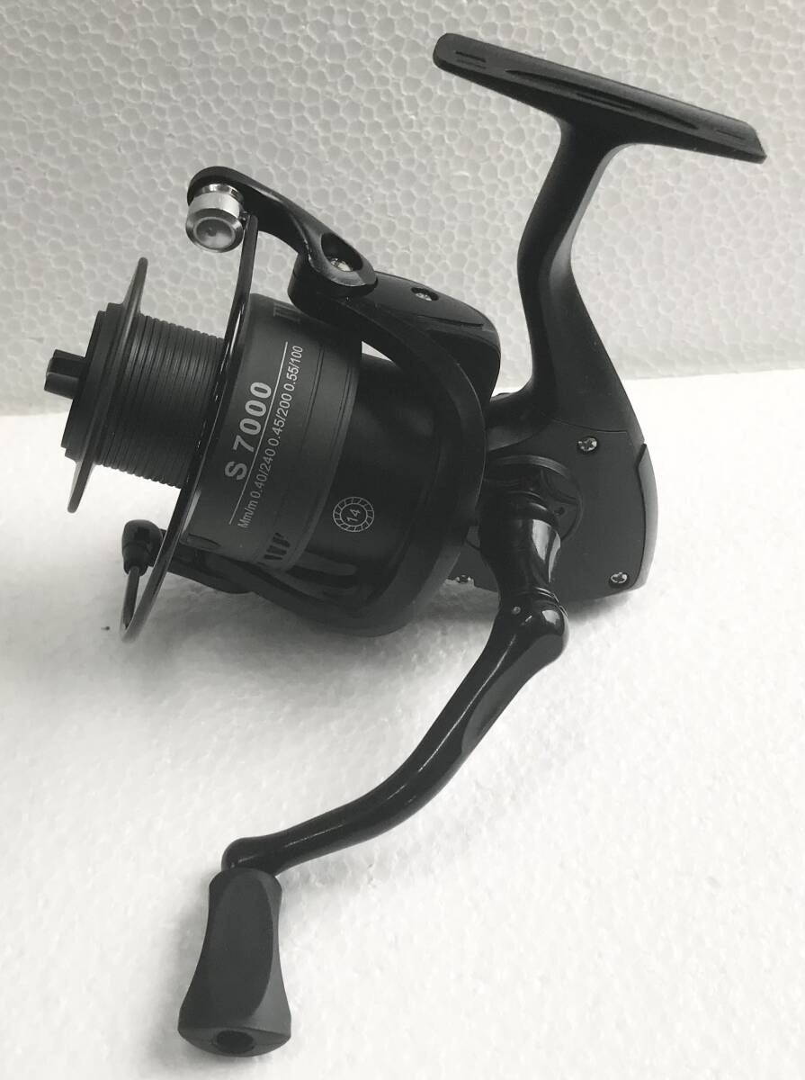 スピニングリールFIASST7000☆送料無料☆新品未使用☆艶消しブラック☆左右ハンドル変更可能☆ベアリング14☆拍卖