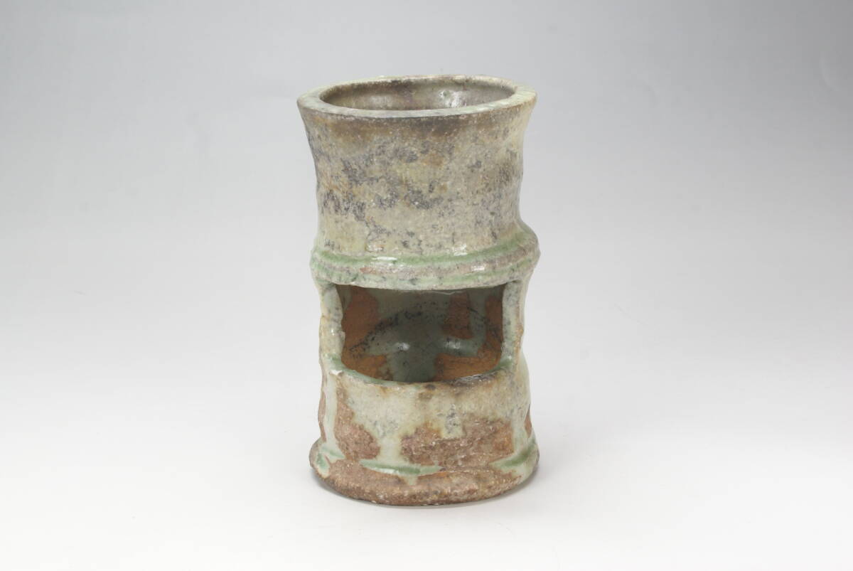 【湖美】伊賀 新歓嗣 竹掛花入 共箱 花器 花瓶 信楽拍卖