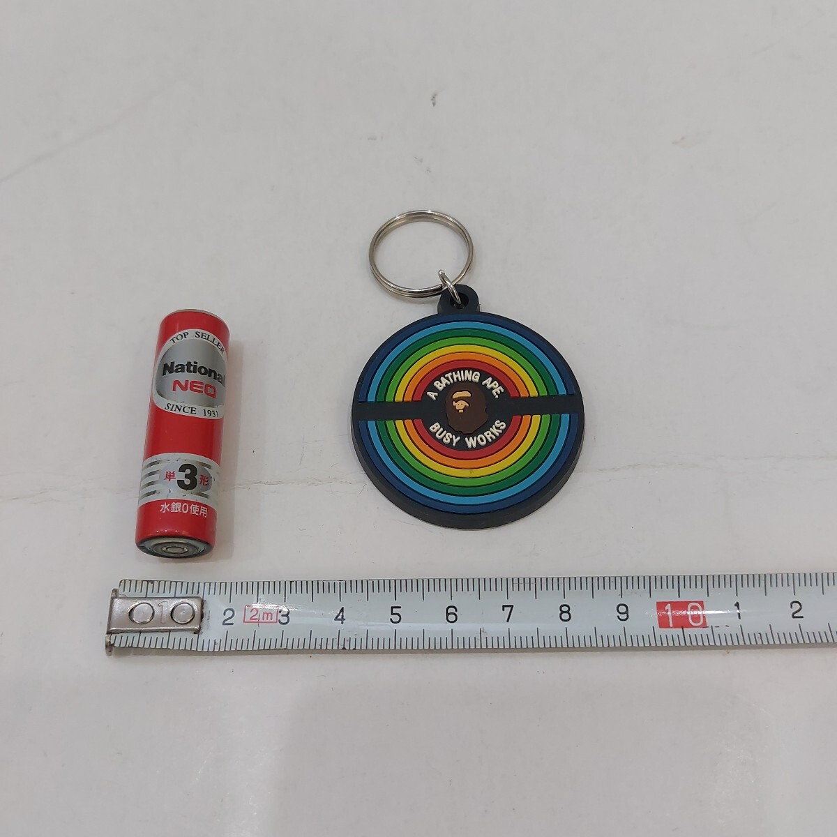 A BATHING APE アベイシングエイプ ラバーキーホルダー エイプ 虹色 レインボーカラー②拍卖