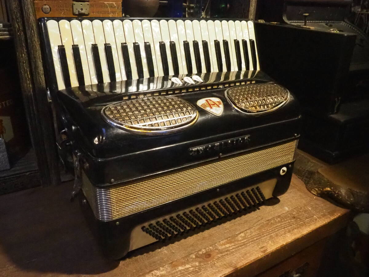 【フランス蚤の市excelsior model400アコーディオン】イタリア製古道具アンティーク骨董インテリア鍵盤楽器インダストリアル蛇腹ピアノ拍卖