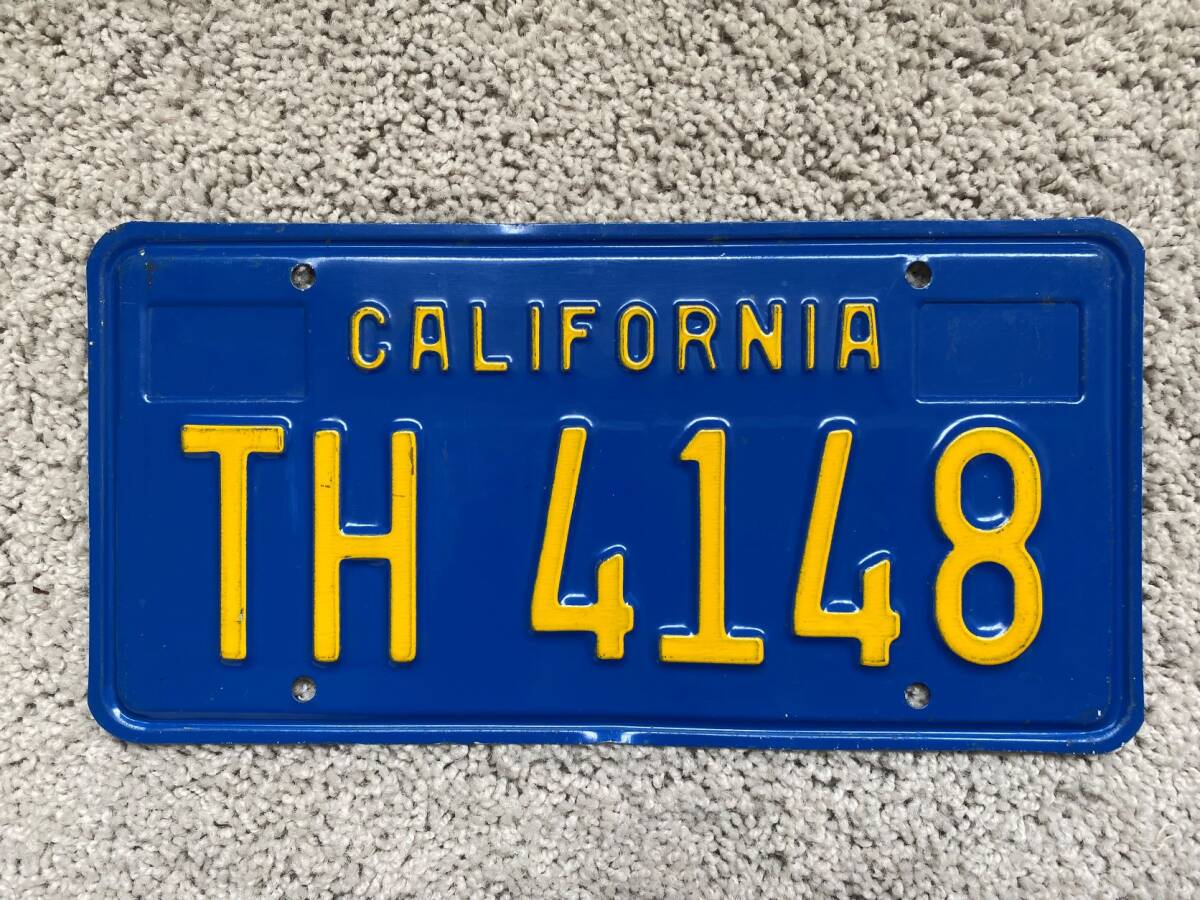 ◇ アメリカ カリフォルニア州 発行 Californian 自動車用 ナンバープレート ★青色★ (TH 4148)拍卖