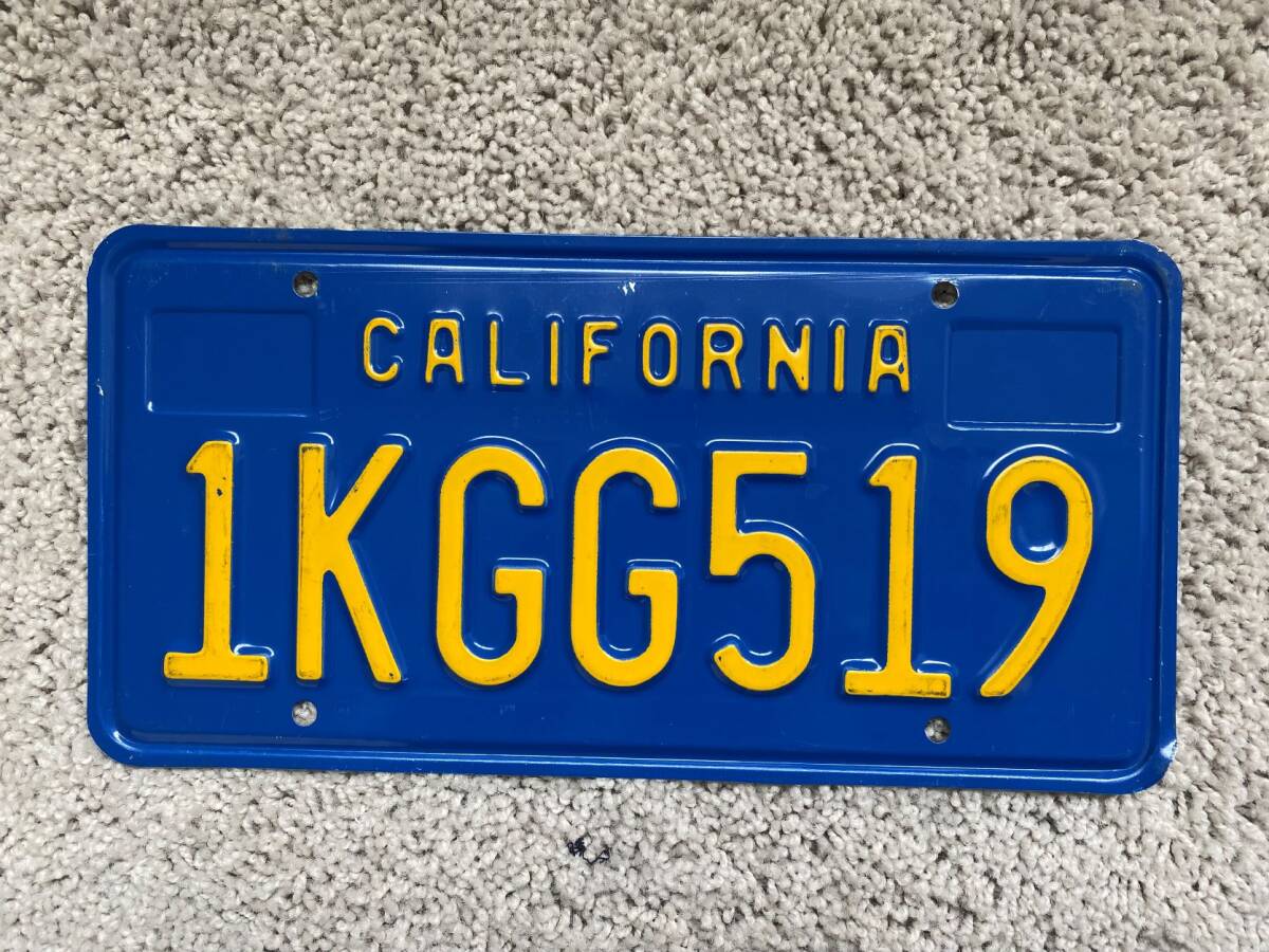 ◇ アメリカ カリフォルニア州 発行 Californian 自動車用 ナンバープレート ★青色★ (1KGG519)拍卖