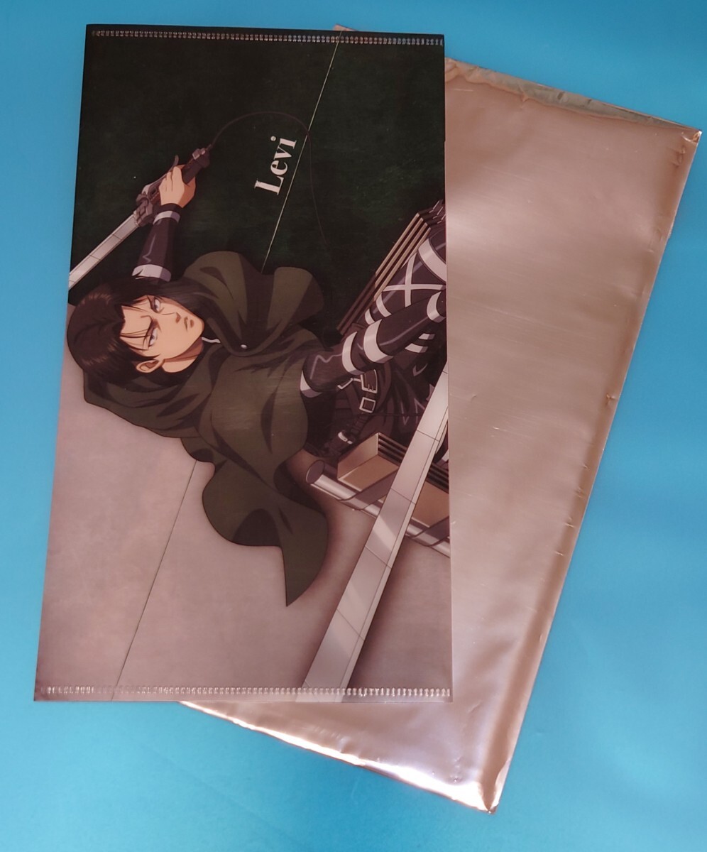 未使用経年保管品 ニューディズ×進撃の巨人 チケットホルダー(リヴァイ兵長戦闘服姿)(約21×11センチ位)2020-23年にかけて入手 拍卖