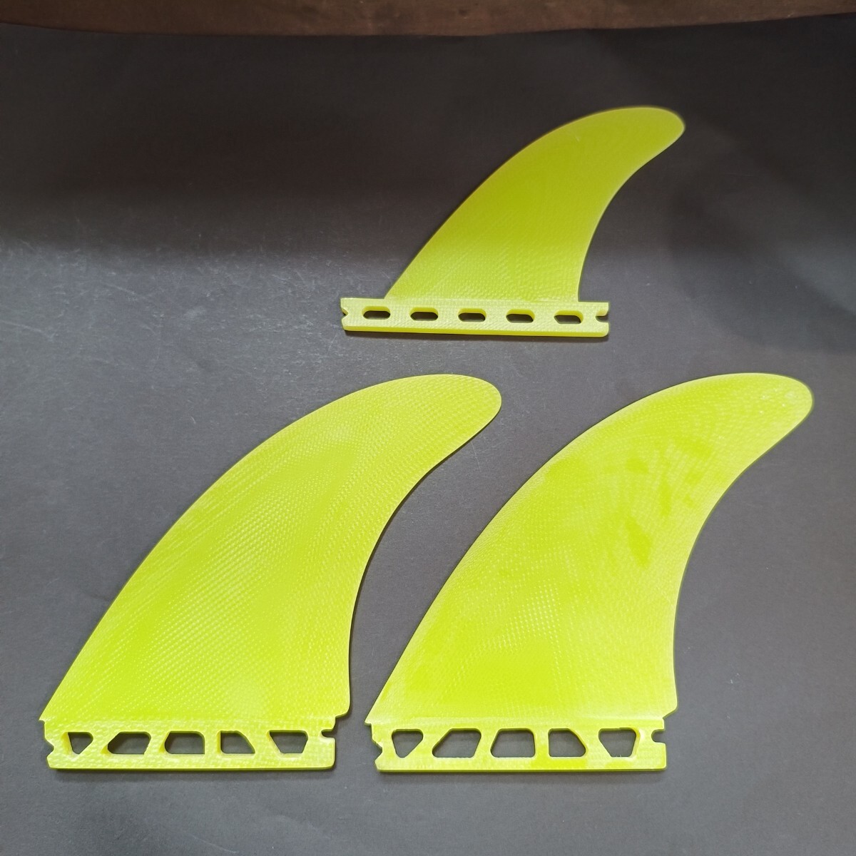 キャプテンフィン系 ツインスタビ フューチャーフィン対応 ファイバーグラス製 ツインフィン トレイラーフィンタイラー ウォーレン系拍卖