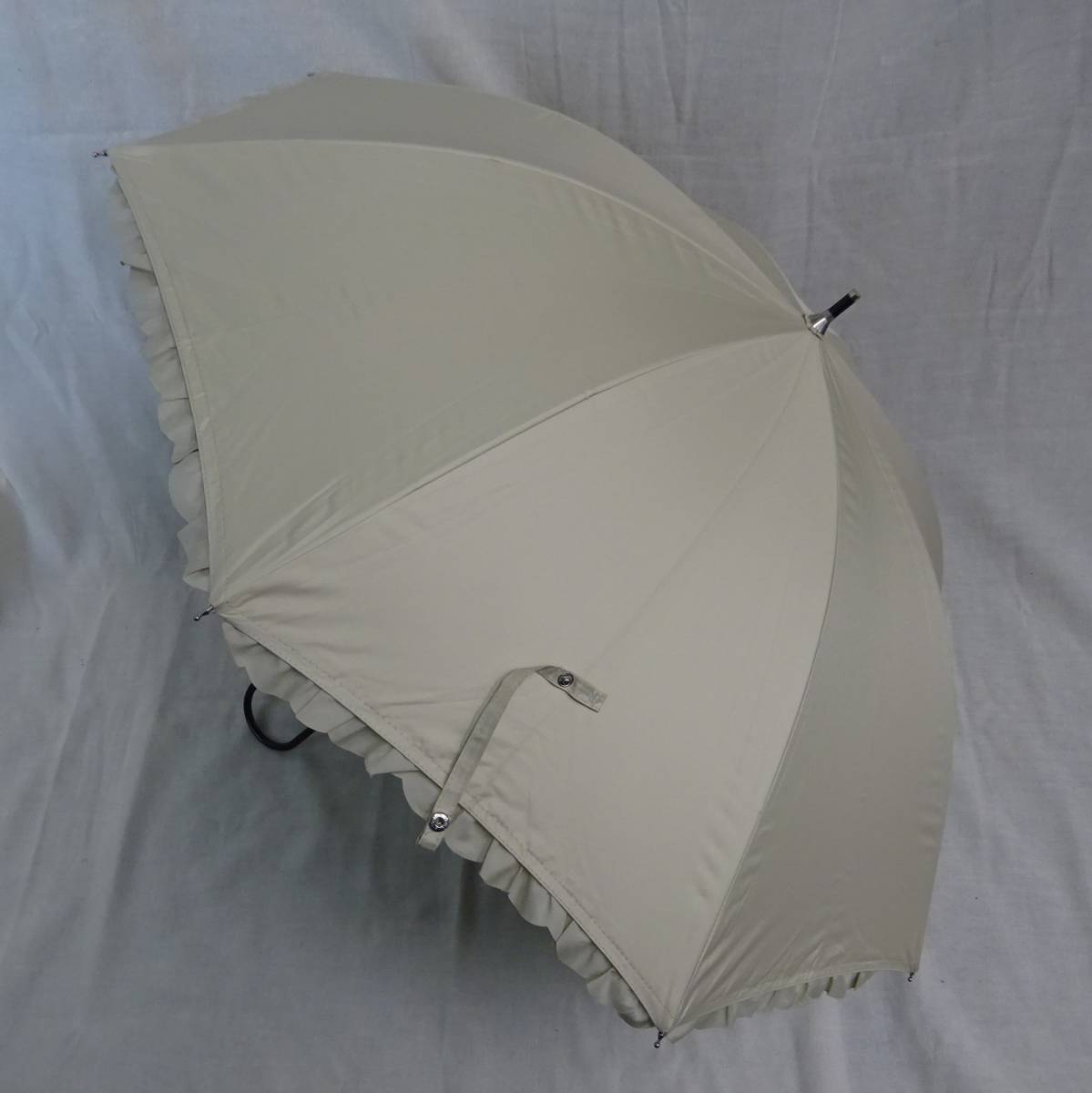 (せ-A1-833)because ビコーズ ベージュ色 フリル 傘 長傘 中古拍卖