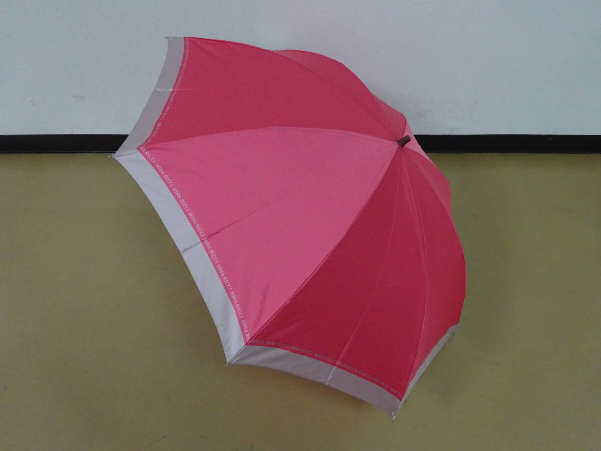 (せ-A1-1284)折りたたみ傘 NINA RICCI ニナリッチ 雨傘 ピンク 光沢 おしゃれ かわいい 全長約37cm 半径約51cm 中古拍卖