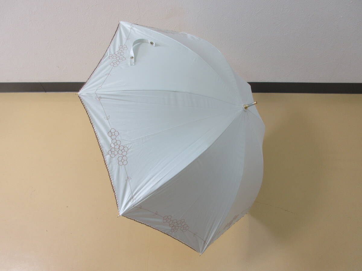 (せ-A4-130)nifty colors ニフティカラーズ 日傘 手開き式 オフホワイト 白 小花 かわいい おしゃれ 全長約69cm 半径約43cm 中古拍卖