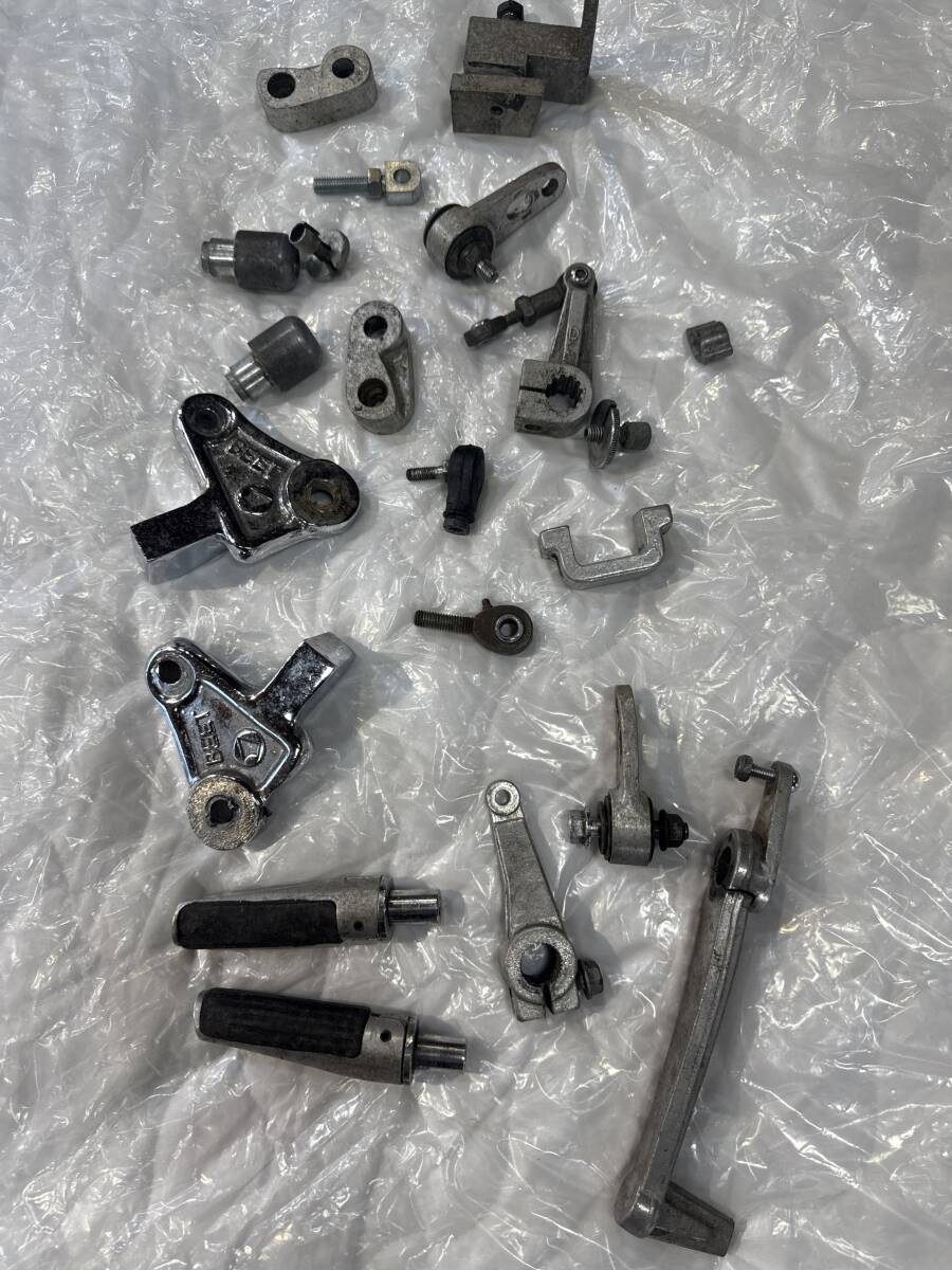 歳末セール。。ステアリングダンパー、バックステップジャンク部品拍卖