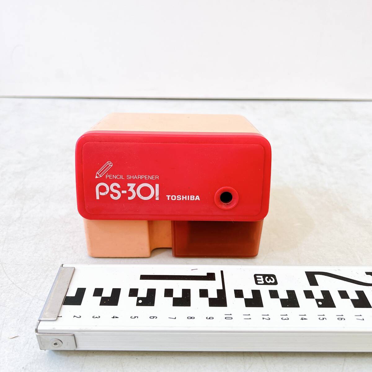 TOSHIBA 東芝 ペンシルシャープナー 電動鉛筆削り器 PS-301 昭和レトロ アンティーク ビンテージ 中古 当時物拍卖