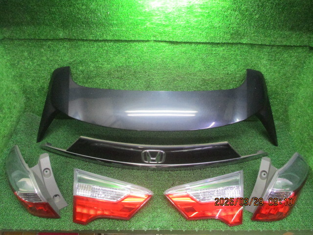 GP7 ホンダ シャトル 平成29年 カラーNO.B610M リアゲートスポイラー ガーニッシュ フィニッシャーレンズ 左右セット 250946拍卖