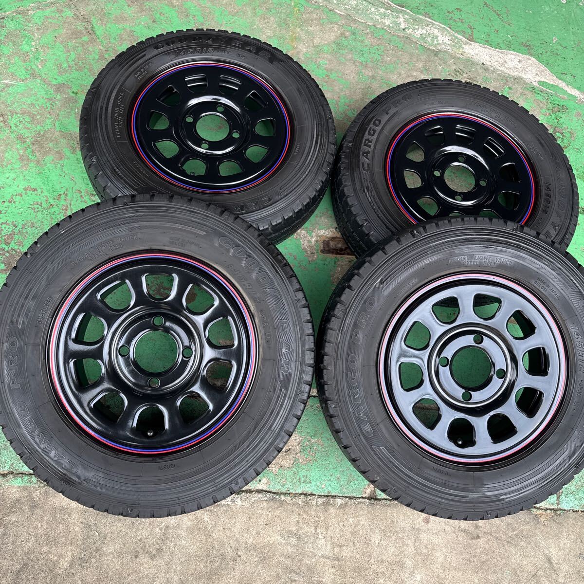 デイトナ スチール 赤/青★4J+40 PCD100-4穴★GOODYEAR カーゴプロ 145R12 6PR★キャリー・エブリィ・サンバー・軽トラ・軽バン!!拍卖