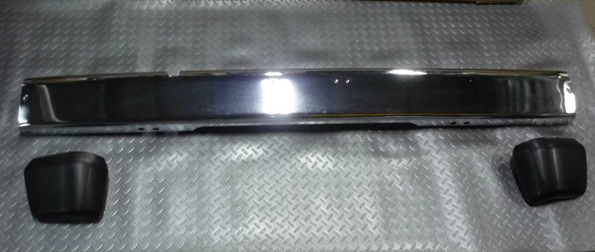 送料安い 希少 新品 未使用 ランクル フロントバンパー 60 61 後期 セット ランドクルーザー トヨタ純正 限定拍卖