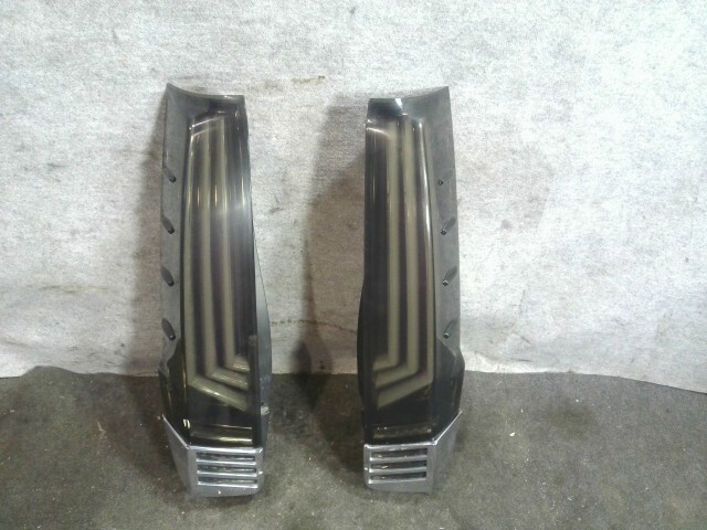 ヴォクシー DBA-ZRR80W 右テールランプ ZS 7人 070 Valenti 011701拍卖
