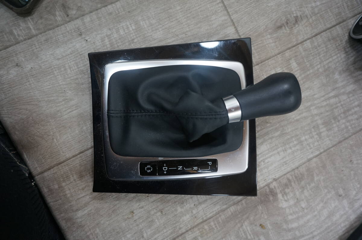 Q442 2008-2015 メルセデスベンツ W204 C250 センターコンソールシフトシフターノブトリムベゼル拍卖