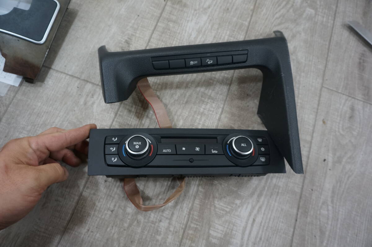 Q481 BMW X1 sDrive 18i Msport エアコン パネル スイッチ 汚れ有 6411 9263303-1 E84 VL18拍卖