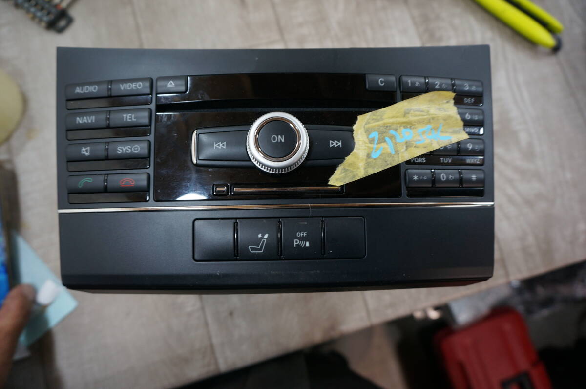 Q015 ベンツ Eクラス DBA-212054C オーディオ a 212 906 68 00拍卖