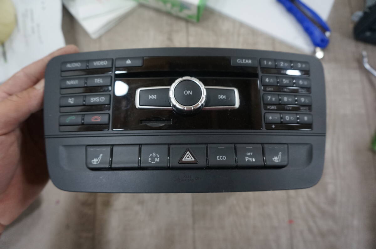 C023 ベンツ Bクラス B180 W245(246242) 純正 動作ok ナビモニター CD/DVD/ オーディオデッキ CD/DVD/地デジ/フルセグ A 246 900 13 08拍卖