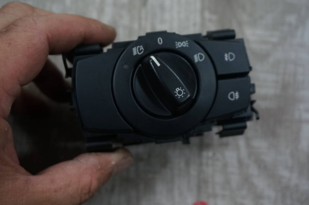 C091 BMW X1 E84 VL18 等 ライト スイッチ 品番 6932796 6 932 796拍卖