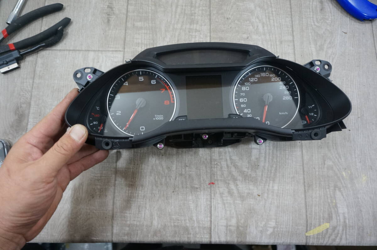 C105 アウディ A4 8KCDNセダン 2.0T 純正 スピードメーター タコメーター 8K0 920 930 B拍卖
