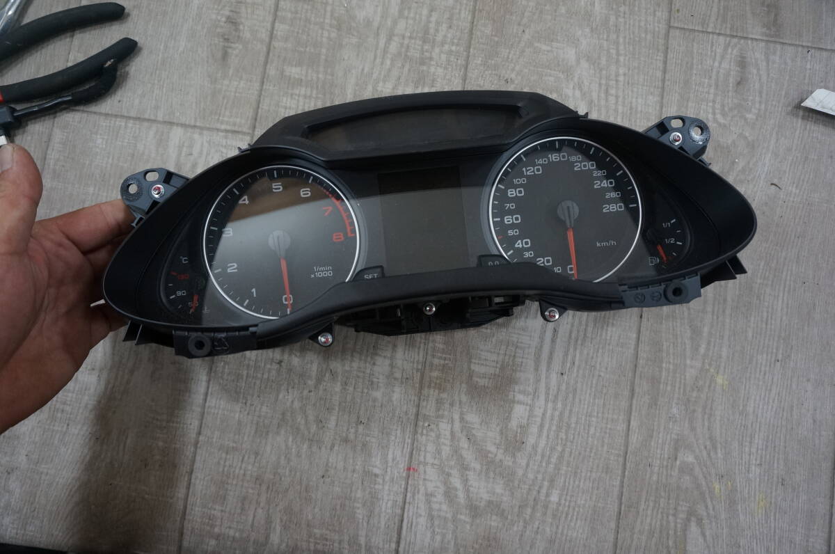 C110 アウディ A4 8KCDNセダン 2.0T 純正 スピードメーター タコメーター 8K0 920 930 B拍卖