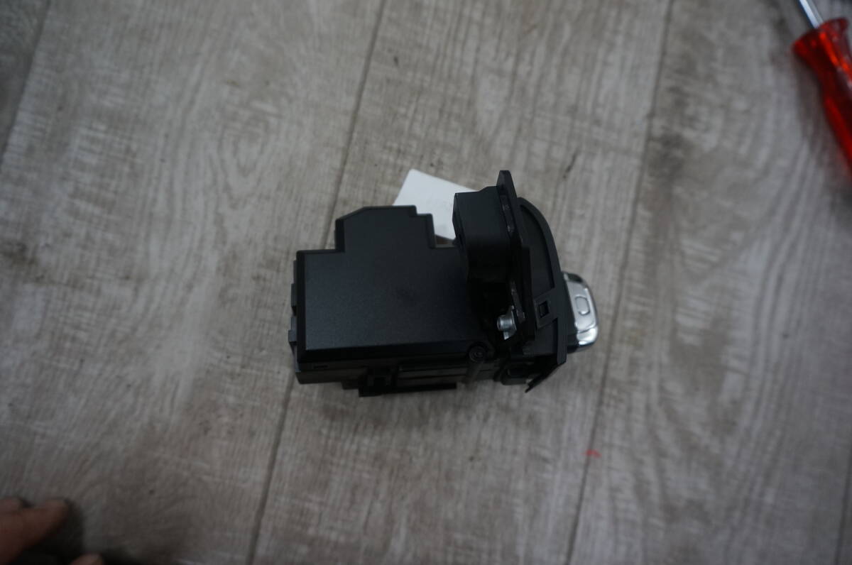 C115 鍵 アウディA4 ALLROAD QUATTRO/オールロードクワトロ(8KC/B8) 純正イグニッションスタータースイッチ/8K0 909 131 C/A4 A5 Q5拍卖