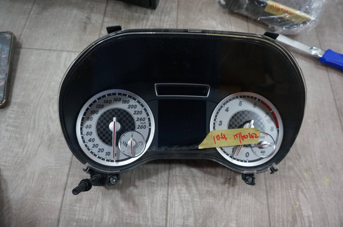 Q293 ベンツ W176 176042 A180 AMGスポーツP 前期 スピード メーター ◆104000km/A176 900 89 01 拍卖