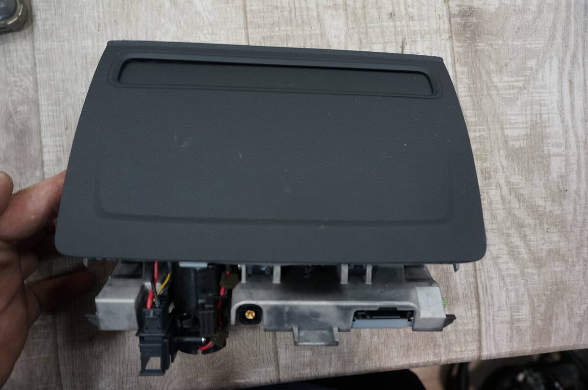 Q324 アウディ A3 8VCJSF テレビ/ナビ モニター 8V0 857 273 N拍卖