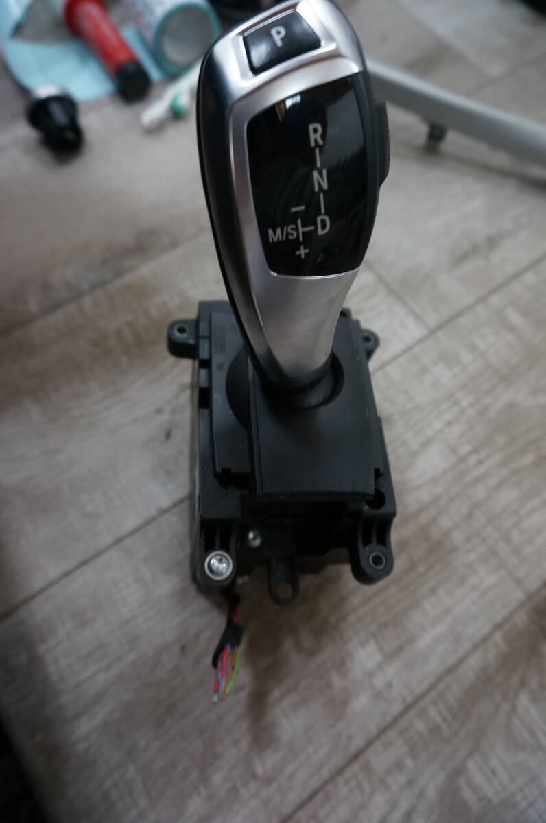 U391 2012 BMW 5シリーズ F10 F25 520D 2012 ギアセレクタースイッチ OEM 9251188 / 9 251 188-01 / 9 251 188拍卖