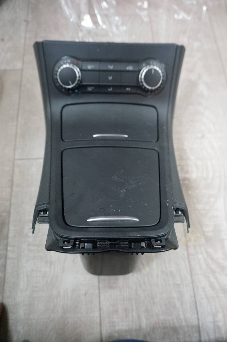 B453 ベンツ Aクラス A180AMGスタイル W176 DBA-176042 エアコンスイッチパネル センターコンソール A246 900 90 04拍卖