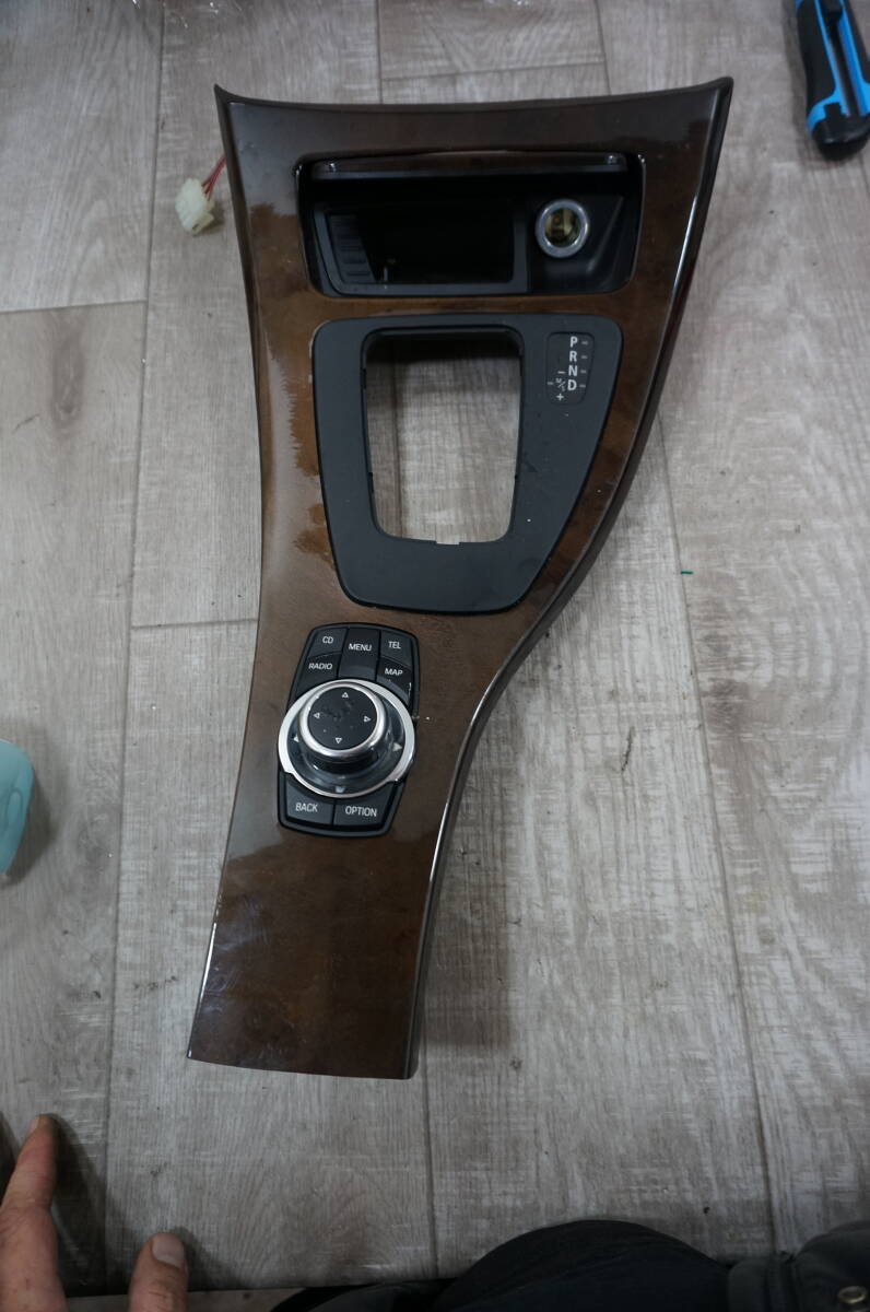 Q228 BMW320iクーペ E92 LBA-KD20 2011年 メディアコントロールスイッチ センターコンソールシフトパネル 灰皿 シガーライター ソケット拍卖