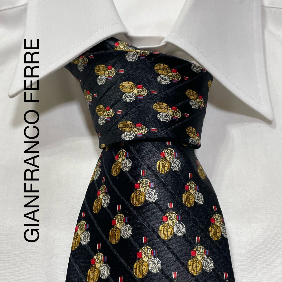 GIANFRANCO FERRE ジャンフランコフェレ メダル デザイン シルク ネクタイ イタリア製 ブラック TG1308拍卖