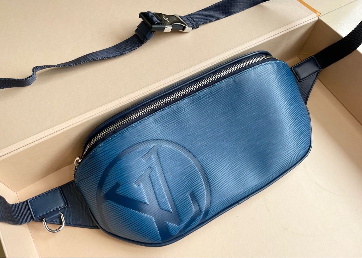Louis Vuitton Epi LVサークル ウエストポーチ拍卖