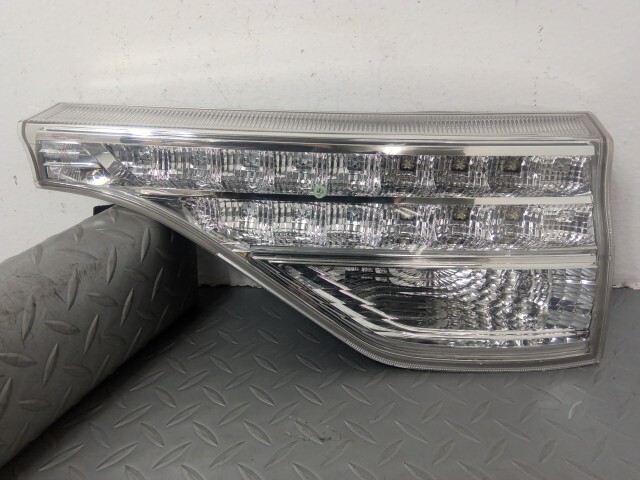 エスティマ ACR50W 右 フィニッシャー テール ランプ 81581-28280拍卖