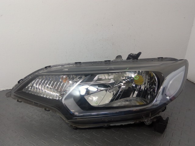 フィット GP5 左 ヘッドランプ ライト 33150-T5A-J11拍卖