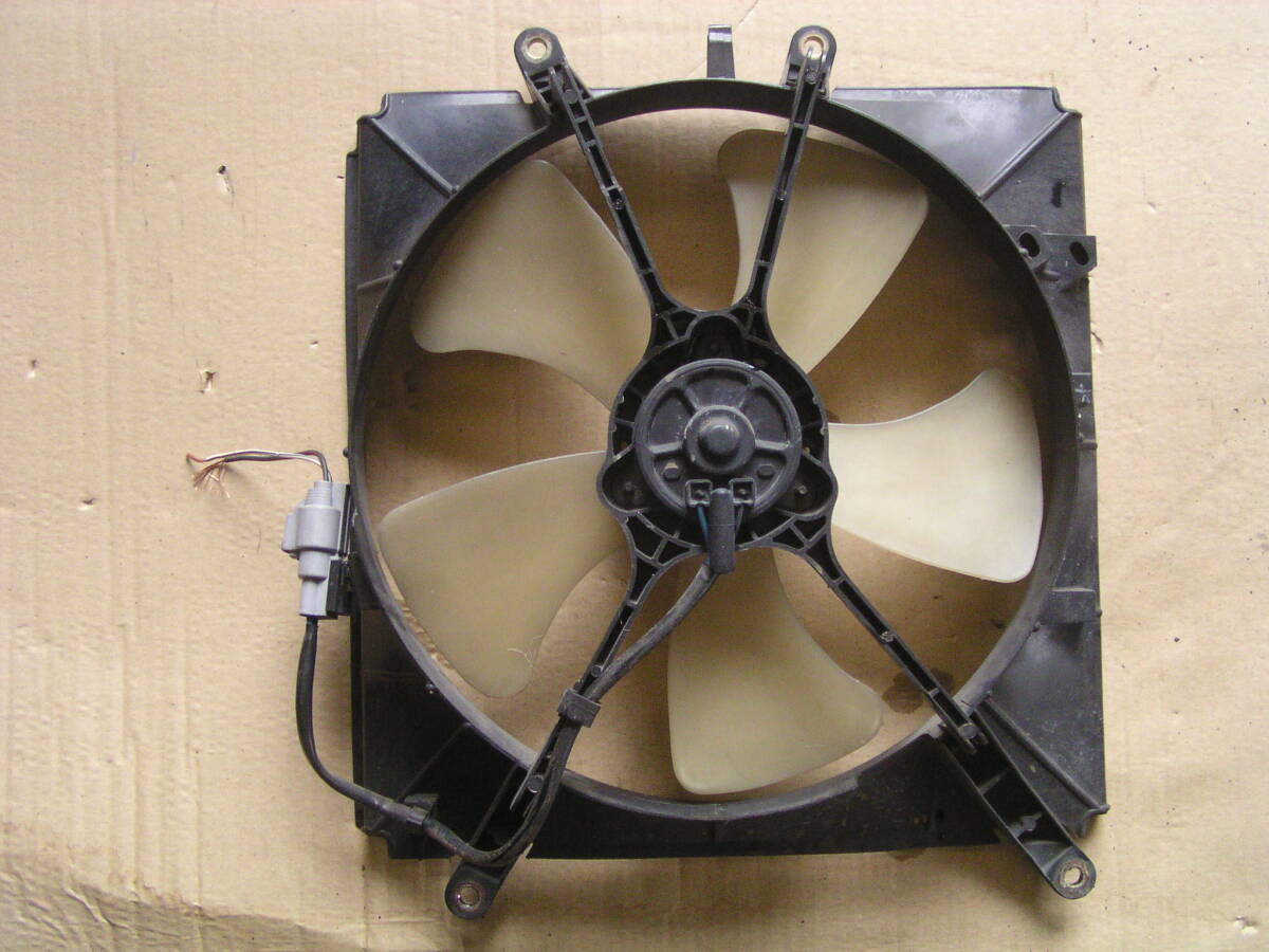 ☆ カローラ EE108G ラジエーターファン 電動ファン AE100 CE100 AE101 EE107 スプリンターバン拍卖