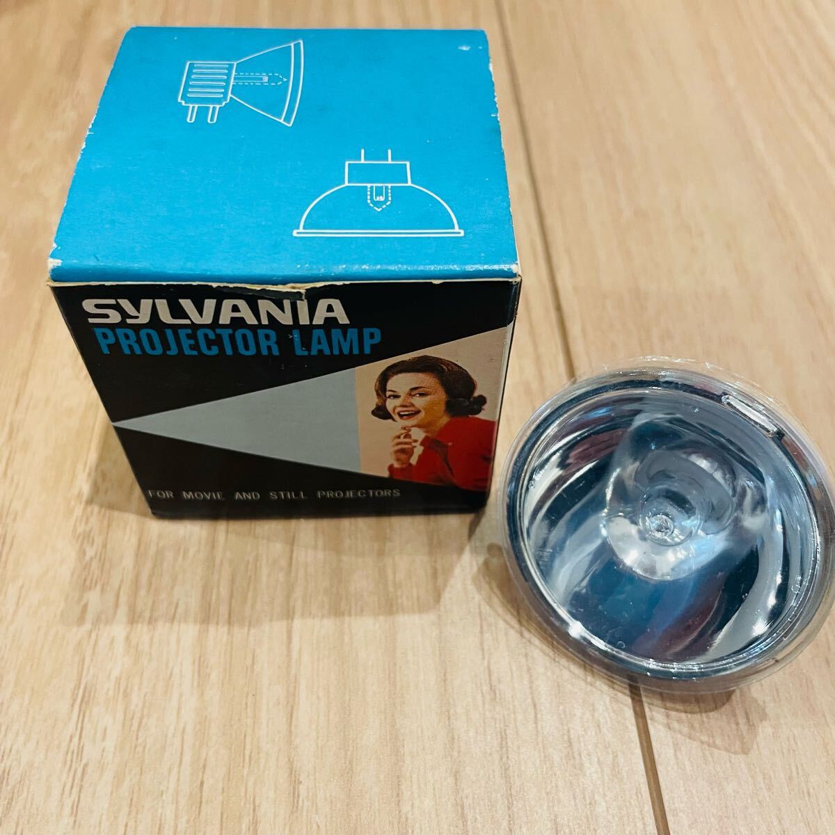 未使用長期保管品 SYLVANIA シルバニア プロジェクターランプ 電球 映写機 EFM 8v 50w拍卖