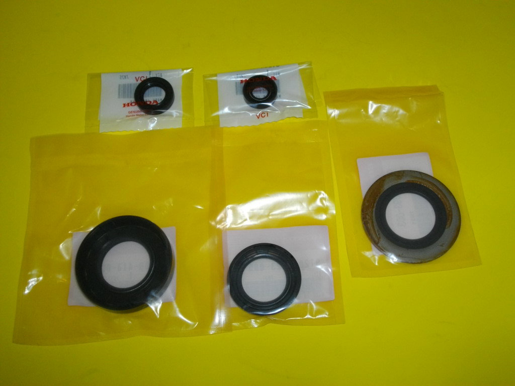 クランクケースオイルシール Hw51 CB400TホークⅡ CB250T CB400NホークⅢ CB250N スーパーホークⅢ NC04 MC03 ホンダ 純正新品拍卖