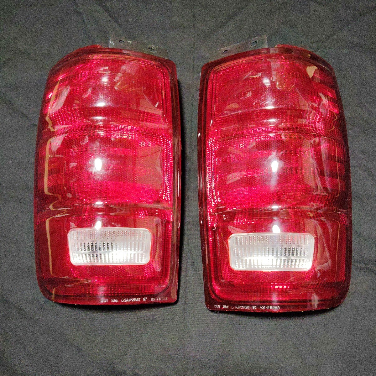 車検用 リンカーン ナビゲーター テールライト 社外 左右セット拍卖